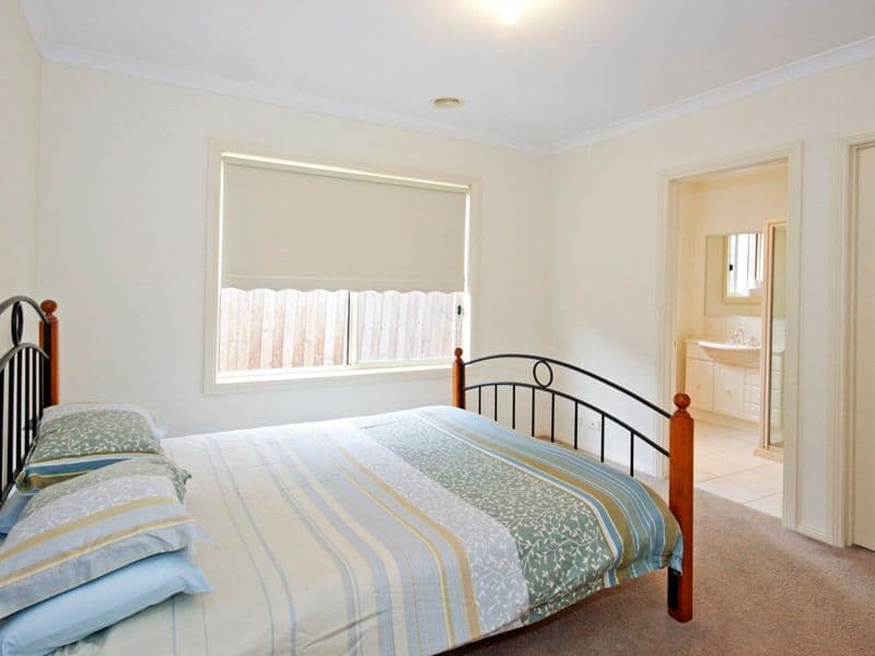 49 Oakwood Crescent, WAURN PONDS VIC 3216, Waurn Ponds - Thumbnail 5