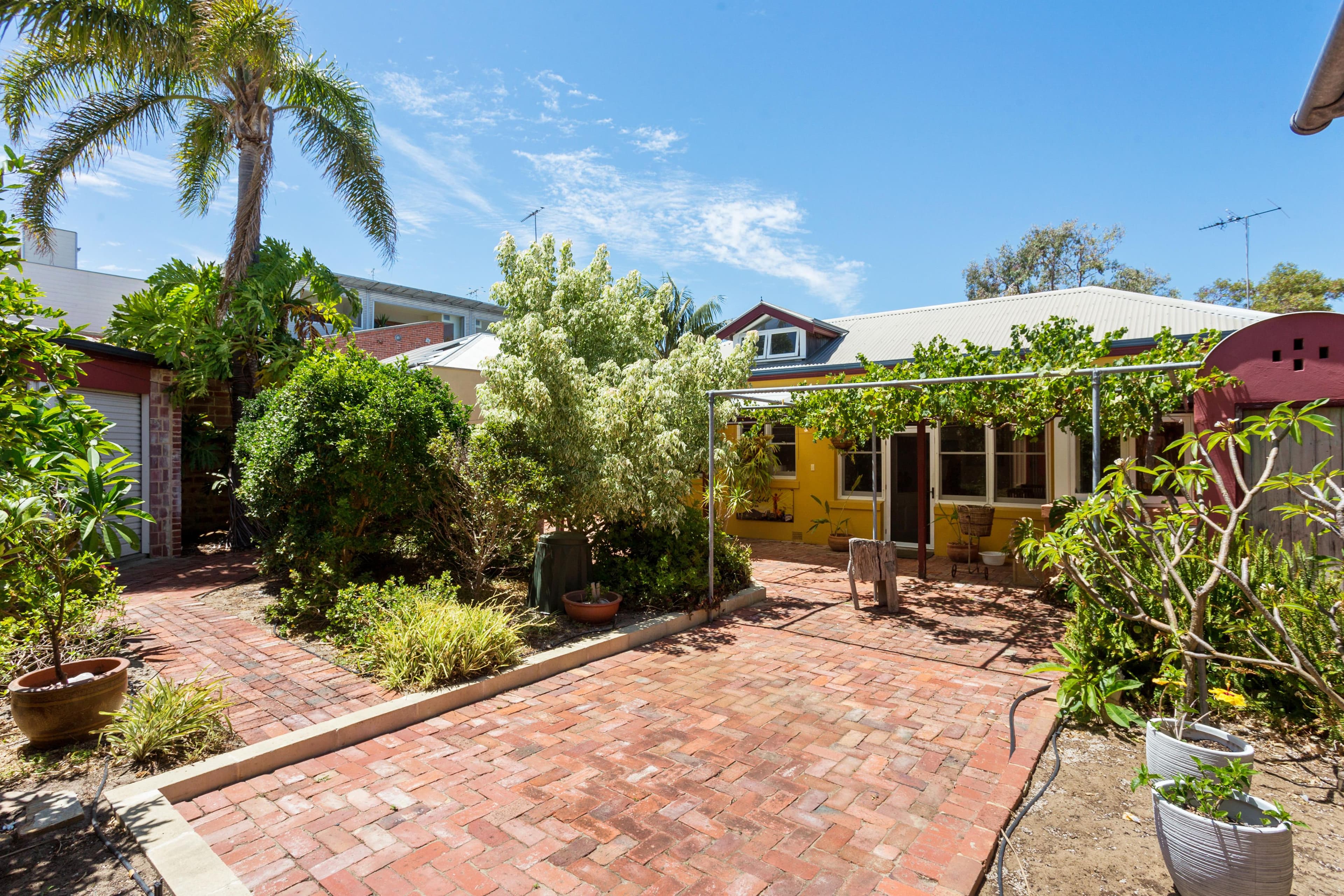 16 Russell Street, Fremantle WA 6160, Fremantle - Thumbnail 2