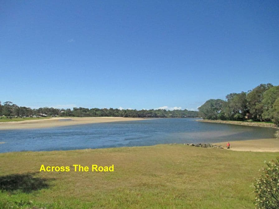 22 Aqua Crescent, LAKE CATHIE NSW 2445, Lake Cathie - Thumbnail 5