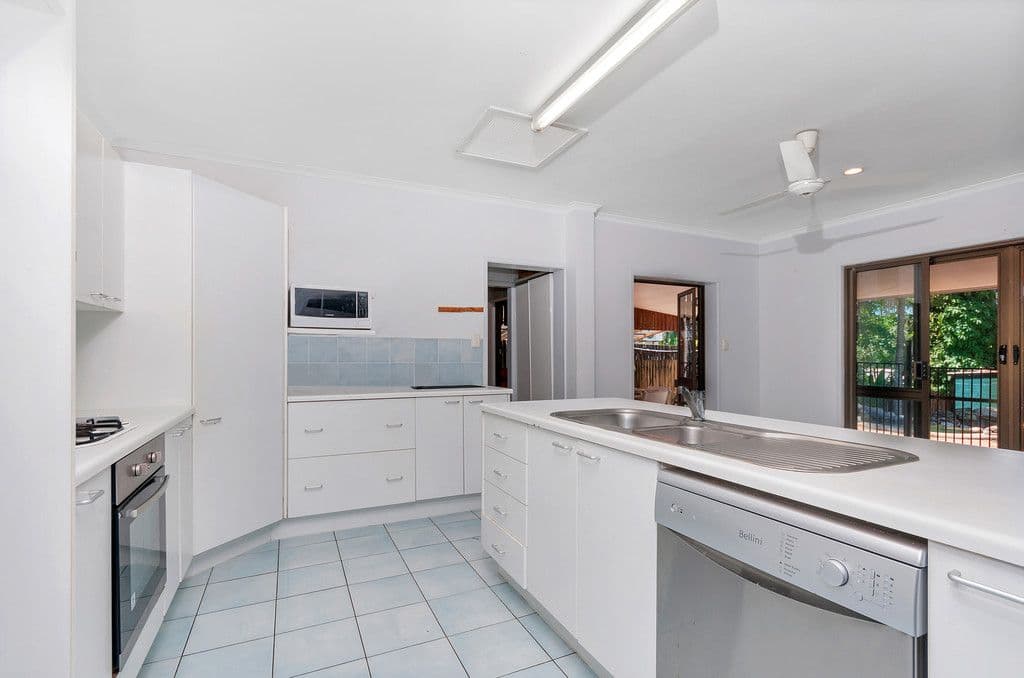 18 Hermes Close, Mooroobool QLD 4870, Mooroobool - Thumbnail 2