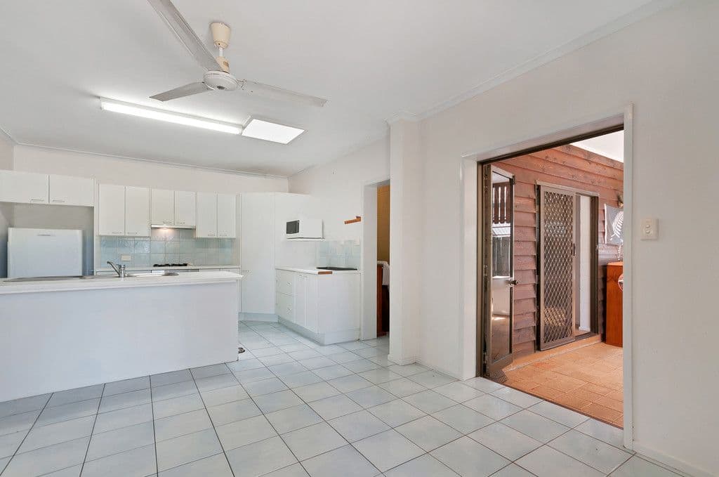 18 Hermes Close, Mooroobool QLD 4870, Mooroobool - Thumbnail 3