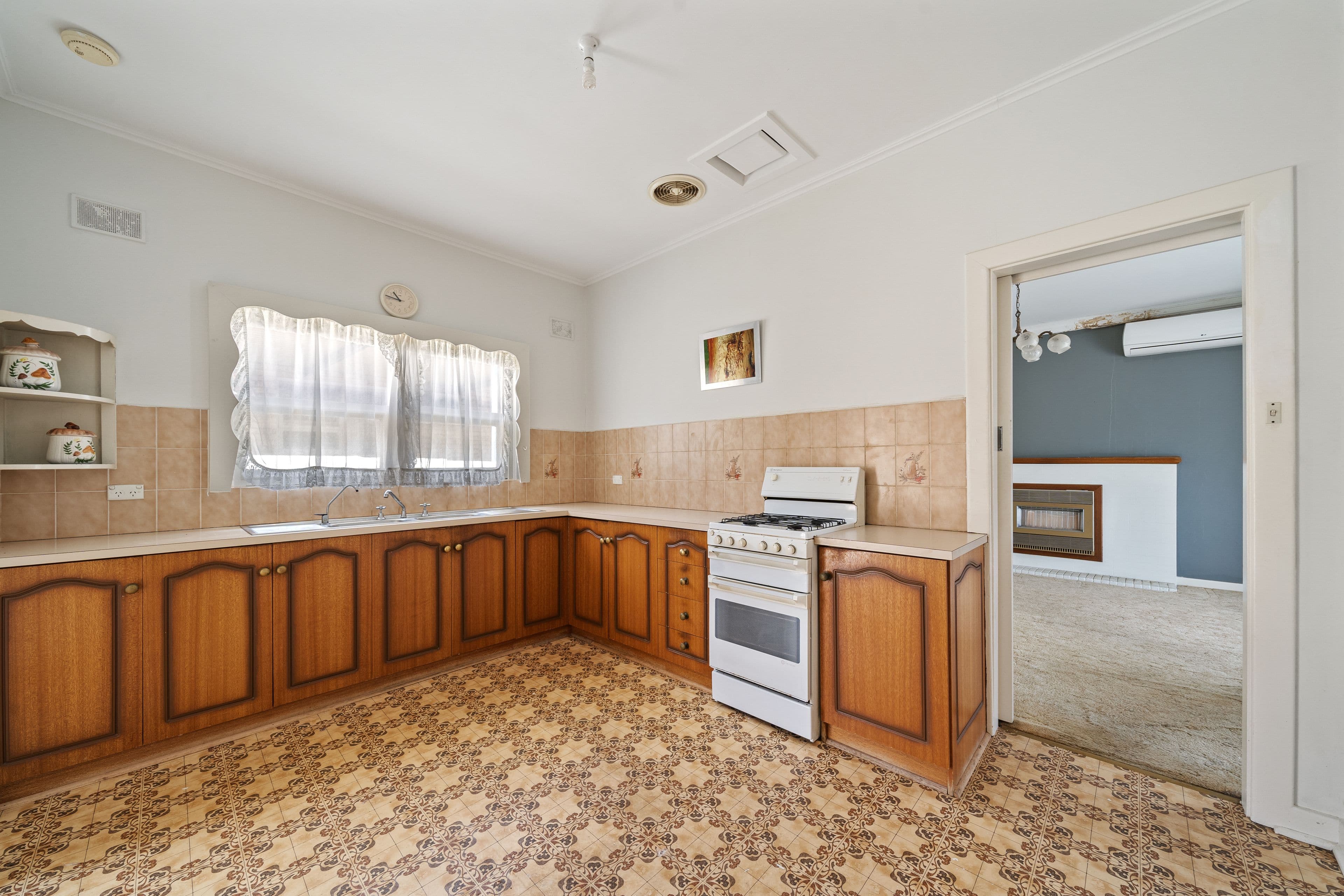 17 Ontario Avenue, Panorama SA 5041, Panorama - Thumbnail 4