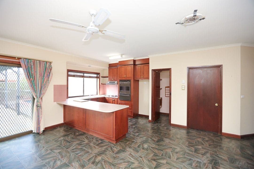 8 Yanina Cls, MILDURA VIC 3500, Mildura - Thumbnail 2