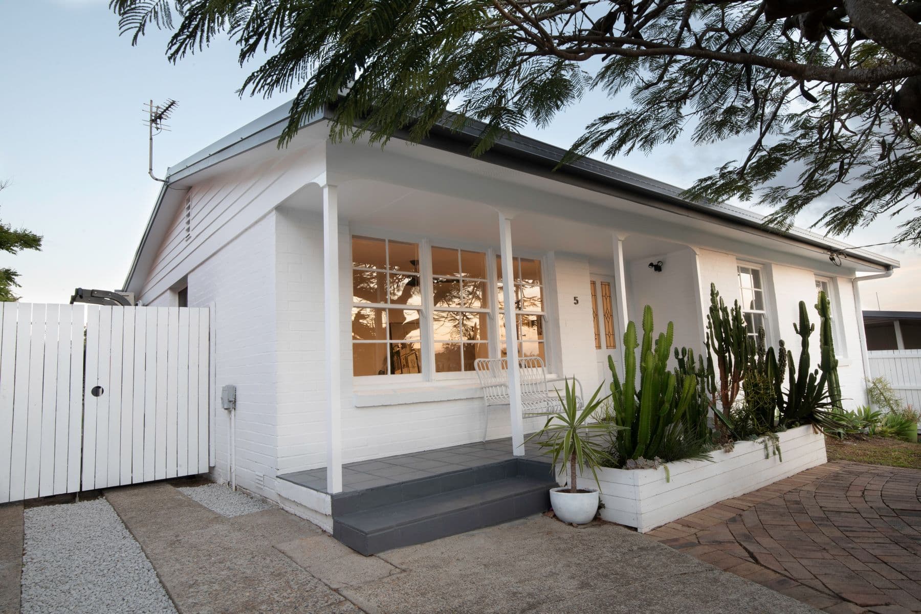 5 Ewan Street, Southport QLD 4215, Southport - Thumbnail 3