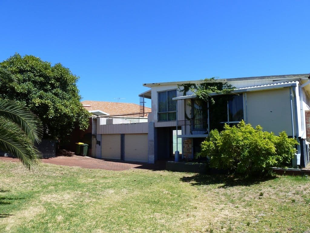 14 Martell Street, WARNBRO WA 6169, Warnbro - Thumbnail 2