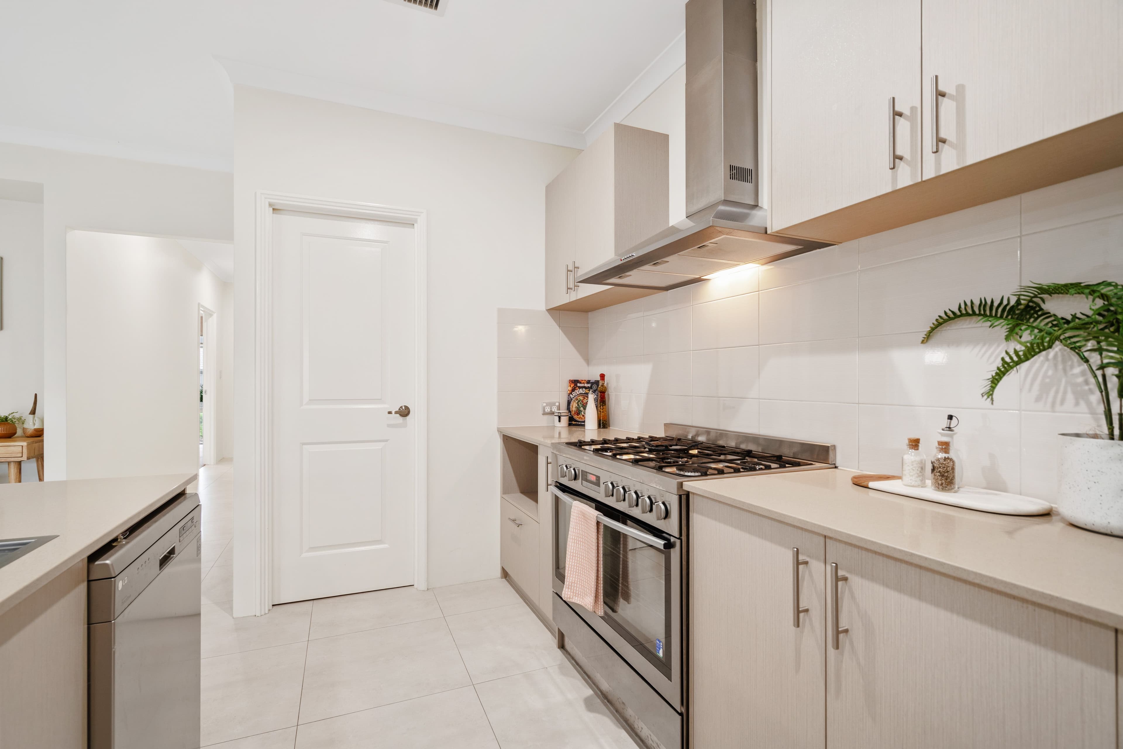 157 Honeywood Avenue, Wandi WA 6167, Wandi - Thumbnail 3