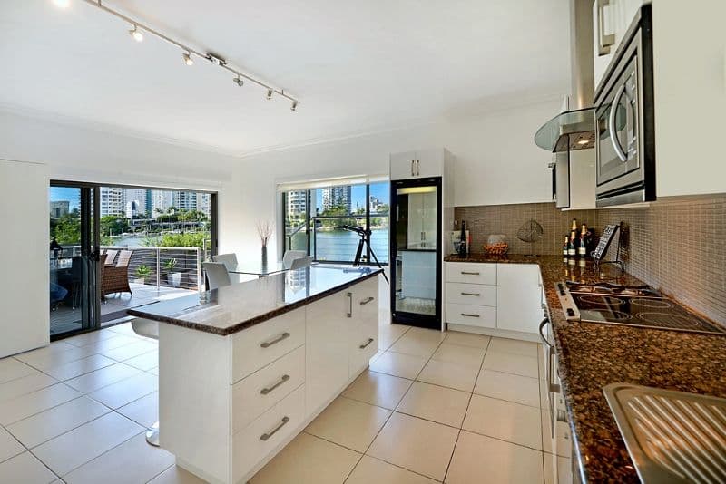 62 Amalfi Drive, Isle Of Capri QLD 4217, Isle Of Capri - Thumbnail 6