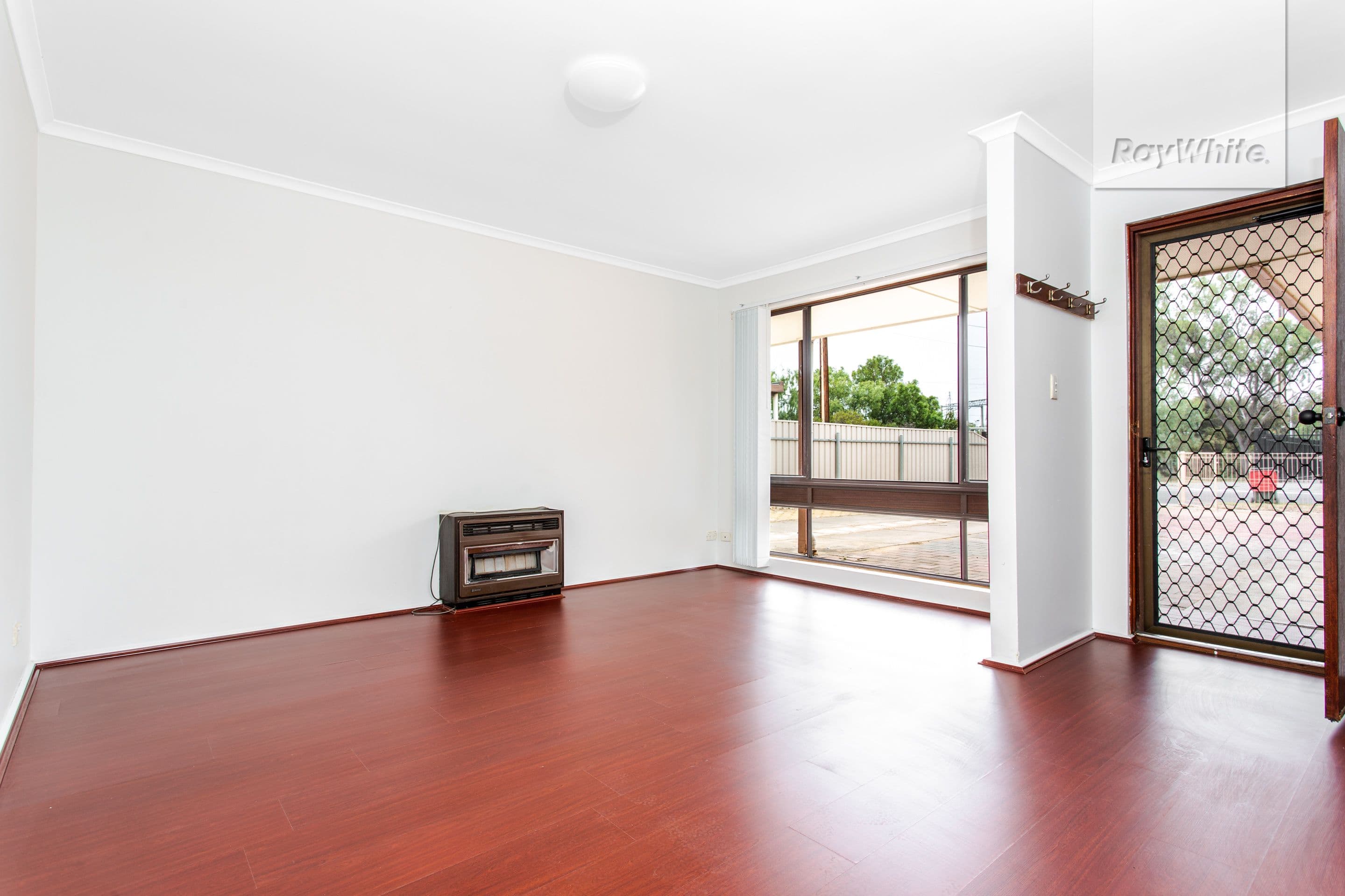 492 Whites Road, Parafield Gardens SA 5107, Parafield Gardens - Thumbnail 4
