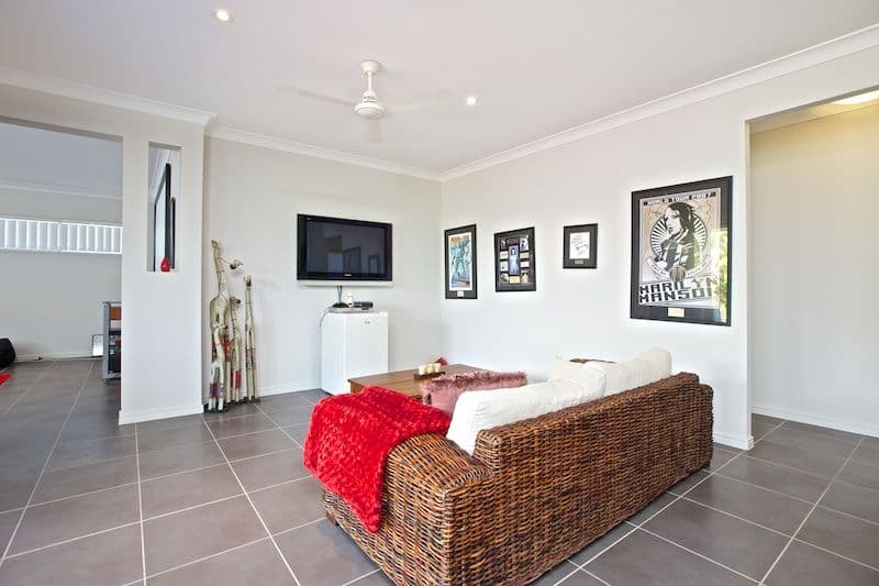 27 Chinaberry Crescent, UPPER COOMERA QLD 4209, Upper Coomera - Thumbnail 5