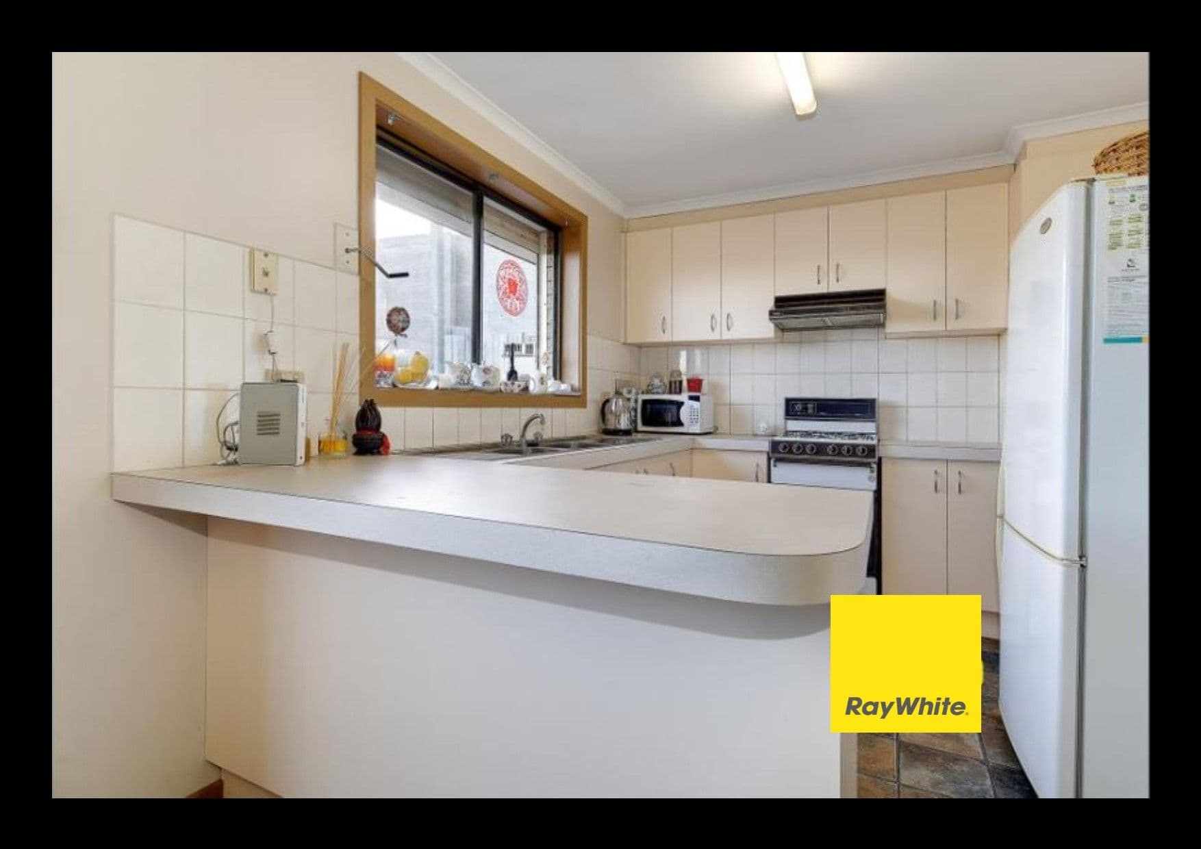 8 Crellin Avenue South, Altona Meadows VIC 3028, Altona Meadows - Thumbnail 2