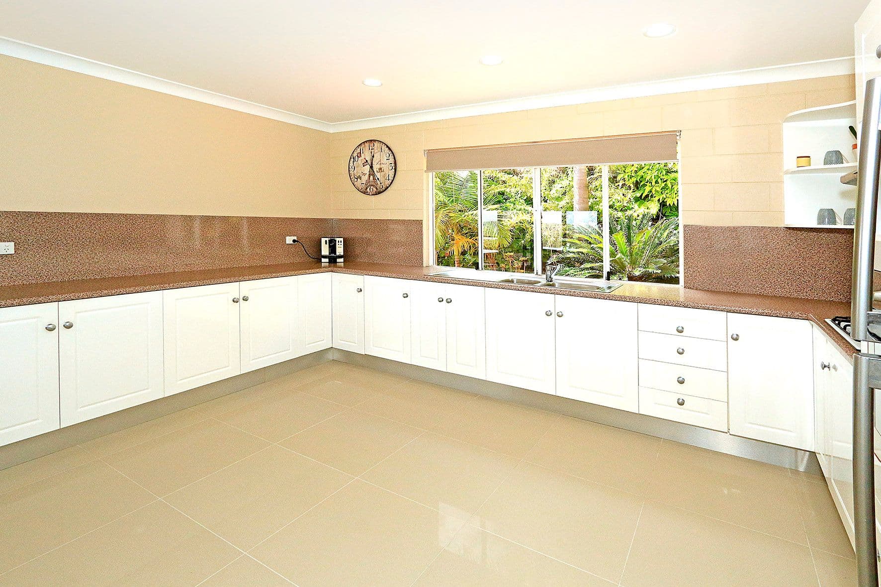 9 Hardy Street, Emu Park QLD 4710, Emu Park - Thumbnail 3