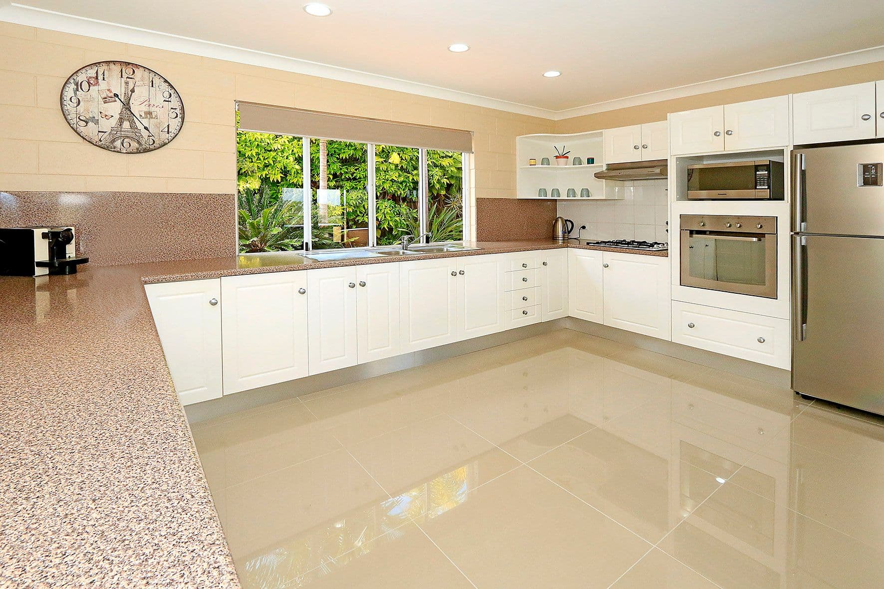 9 Hardy Street, Emu Park QLD 4710, Emu Park - Thumbnail 4
