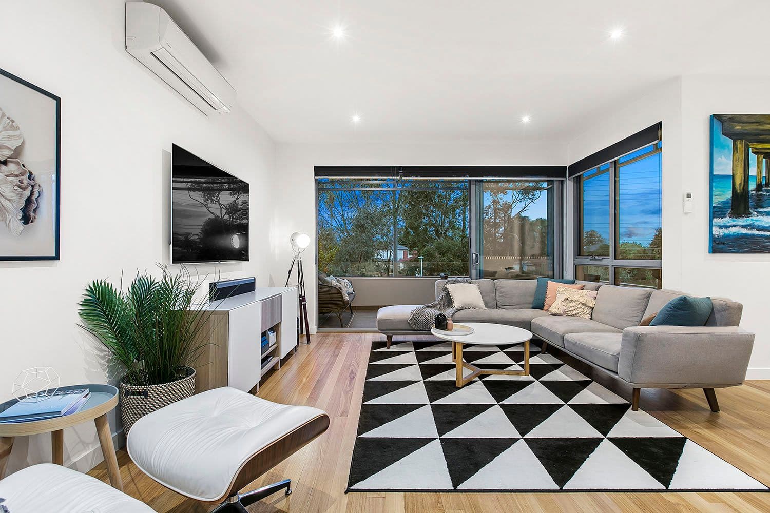18 Abrahams Drive, Mentone VIC 3194, Mentone - Thumbnail 2