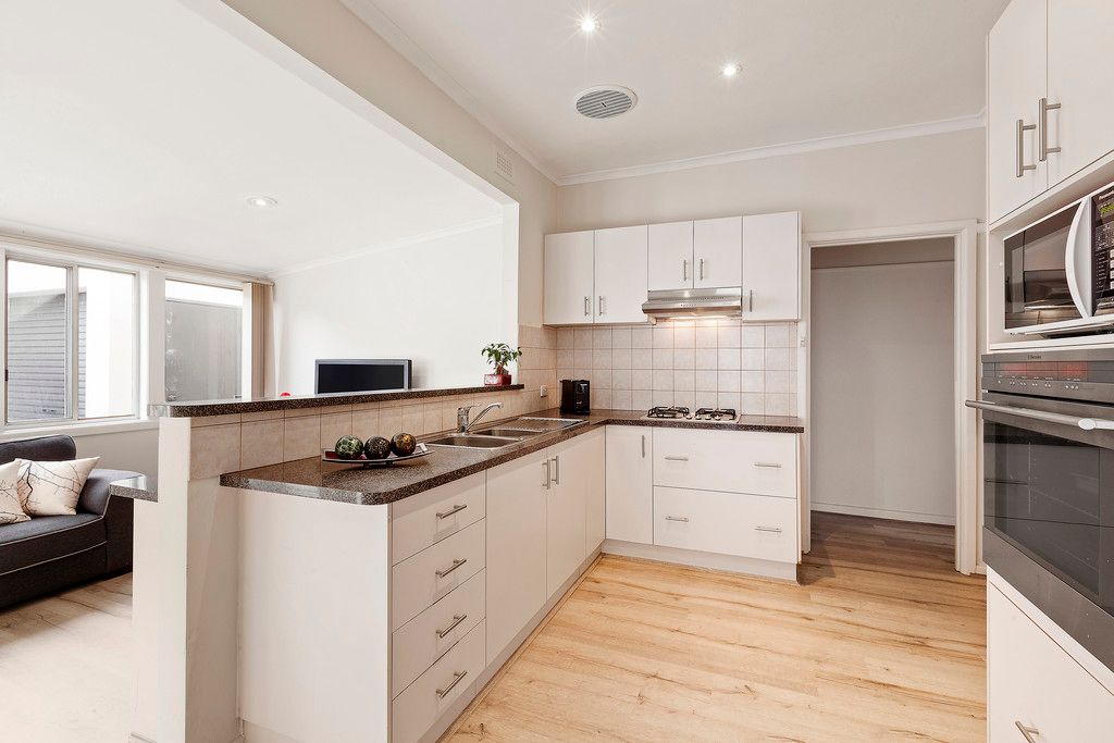 13 Salem Avenue, Oakleigh South VIC 3167, Oakleigh South - Thumbnail 3
