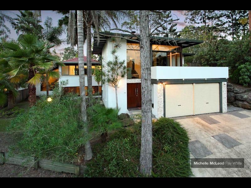 13 Yeoman Street, CHAPEL HILL QLD 4069, Chapel Hill - Thumbnail 2