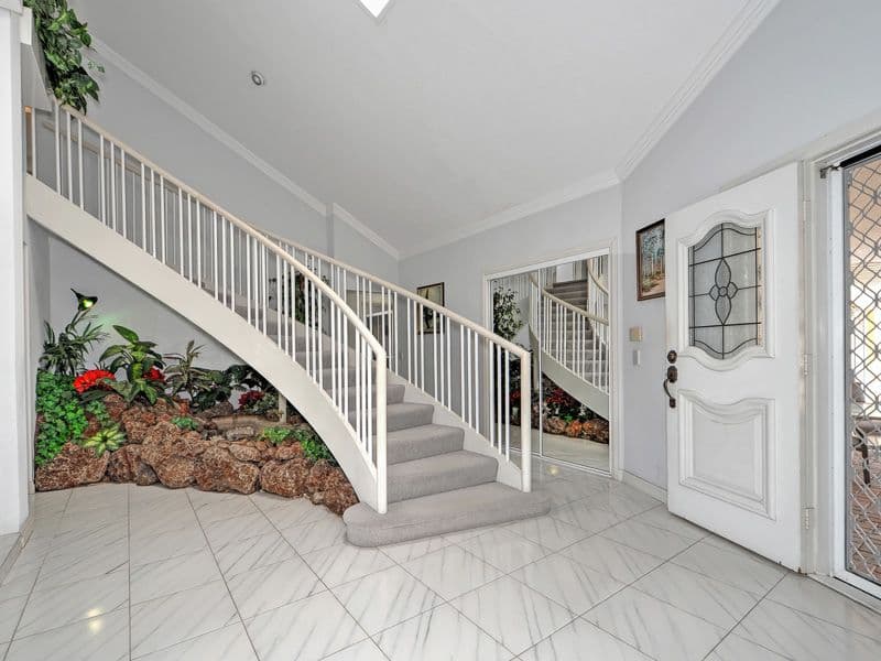54 Pebble Beach Drive, RUNAWAY BAY QLD 4216, Runaway Bay - Thumbnail 5