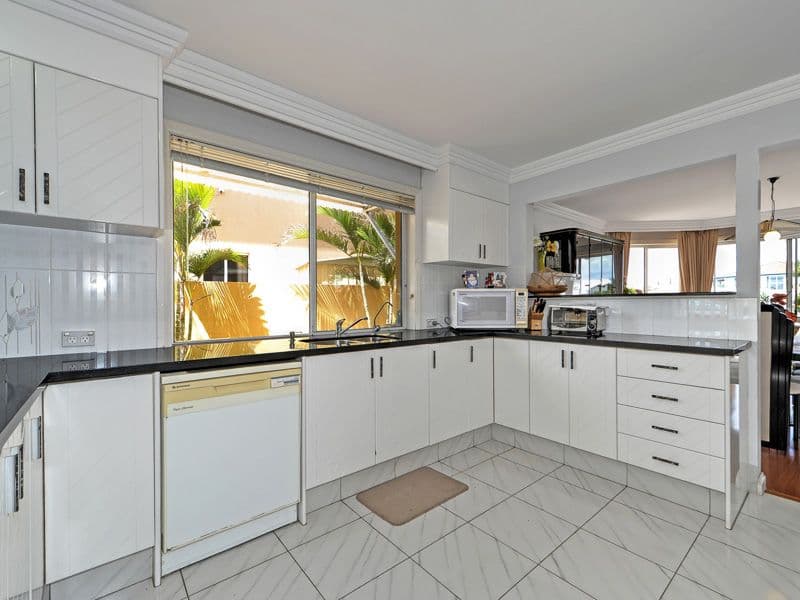 54 Pebble Beach Drive, RUNAWAY BAY QLD 4216, Runaway Bay - Thumbnail 8