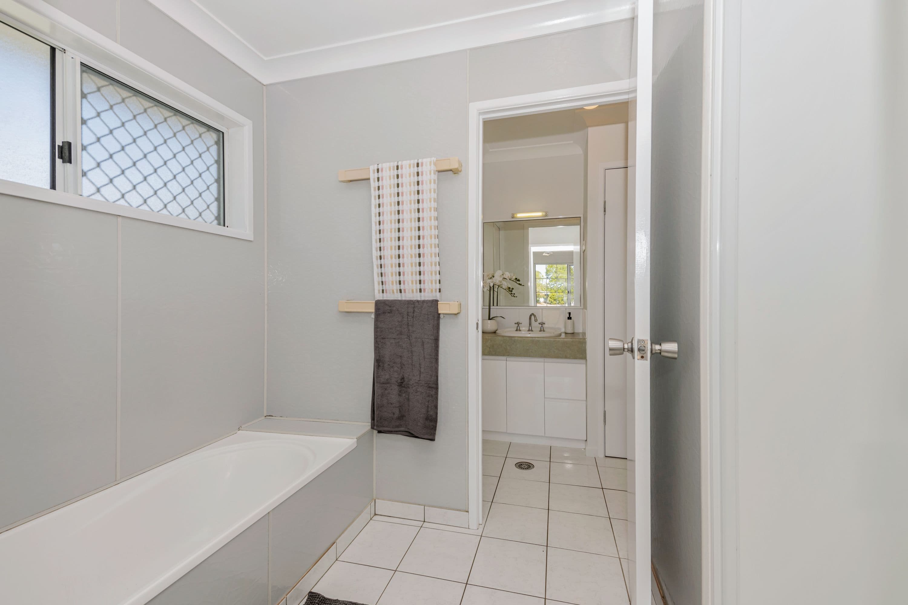 37 Feeney Avenue, Rasmussen QLD 4815, Rasmussen - Thumbnail 6