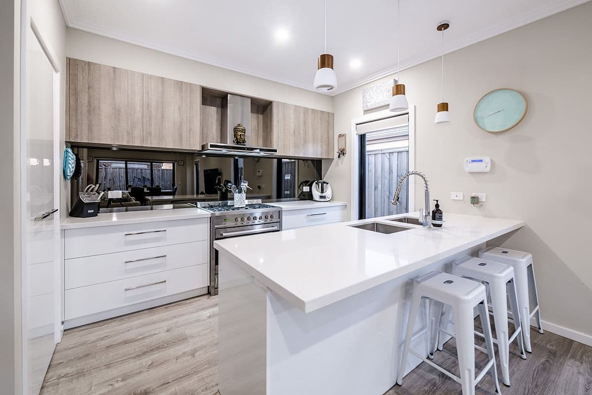 3 Cartwright Grove, Cranbourne East VIC 3977, Cranbourne East - Thumbnail 3