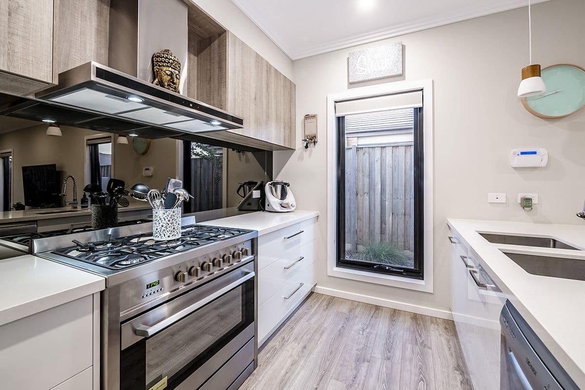 3 Cartwright Grove, Cranbourne East VIC 3977, Cranbourne East - Thumbnail 4