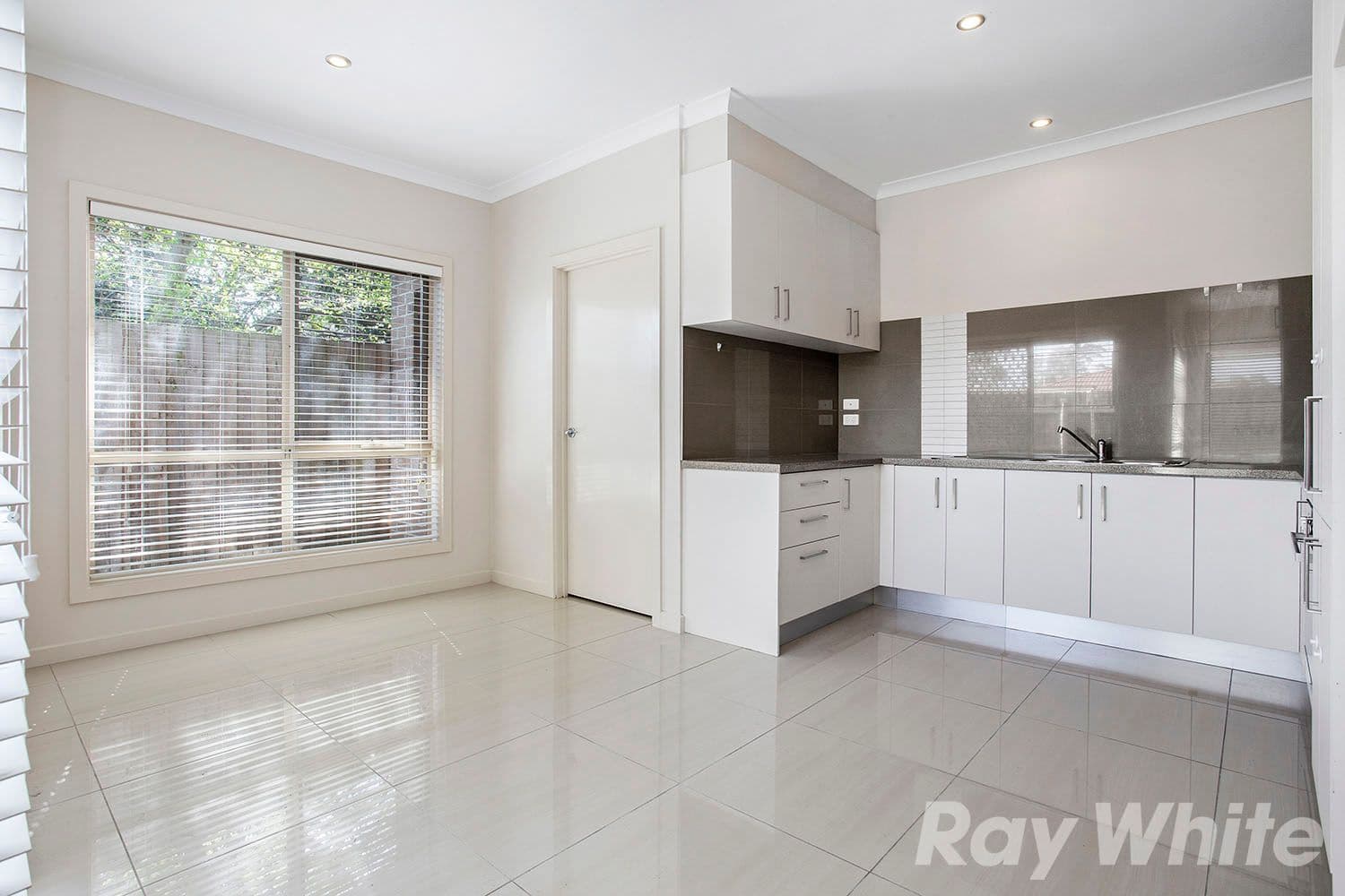 8 Leman Crescent, Noble Park VIC 3174, Noble Park - Thumbnail 3