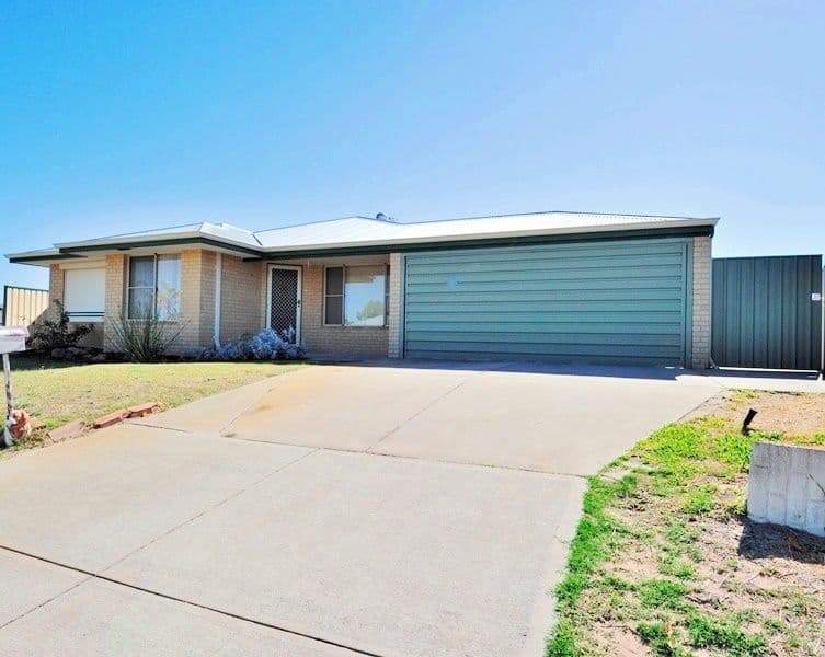 8 Warilla Close, WAIKIKI WA 6169, Waikiki - Image 1