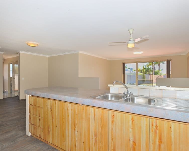 8 Warilla Close, WAIKIKI WA 6169, Waikiki - Thumbnail 3