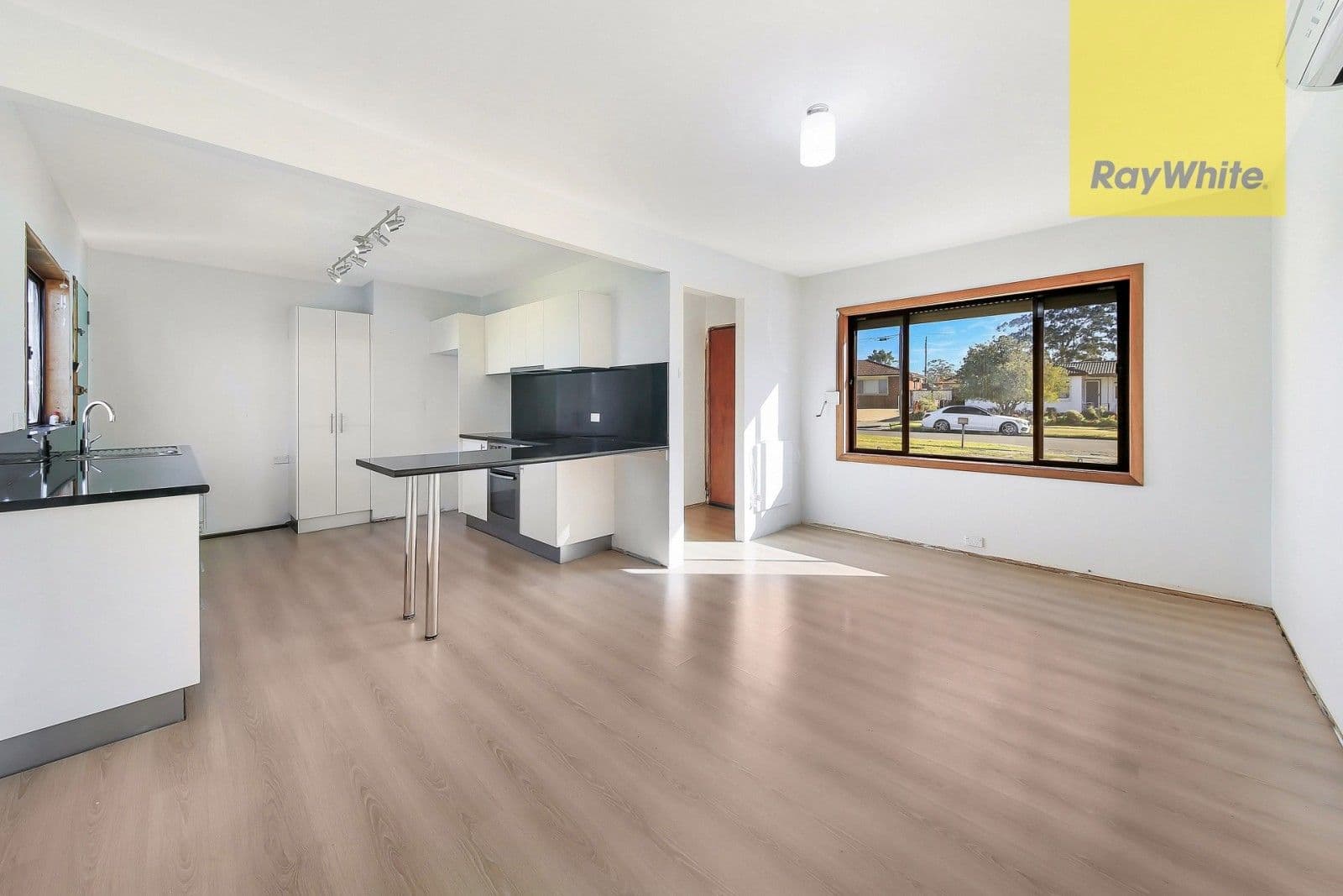 41 Mississippi Road, Seven Hills - Thumbnail 2