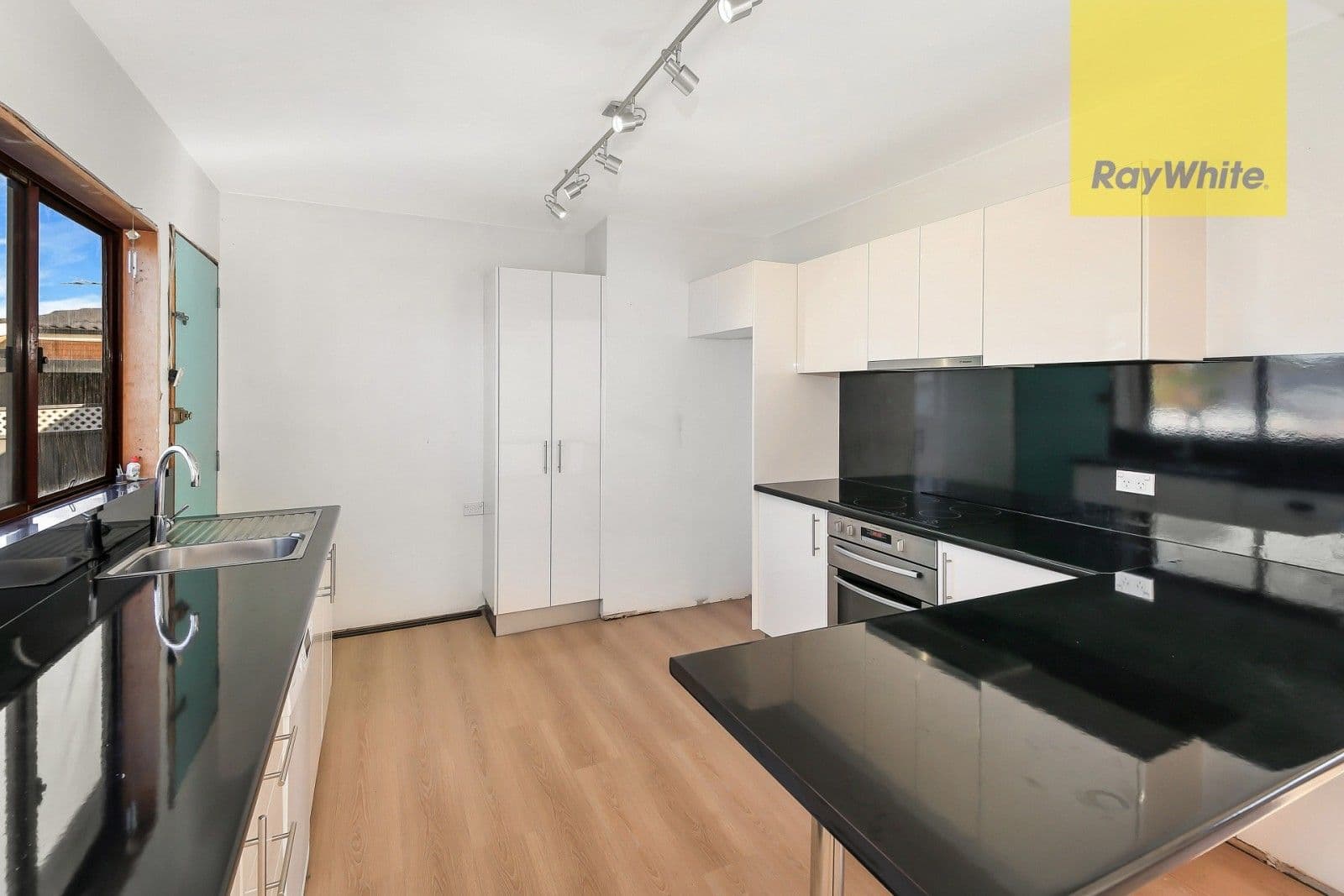 41 Mississippi Road, Seven Hills - Thumbnail 3