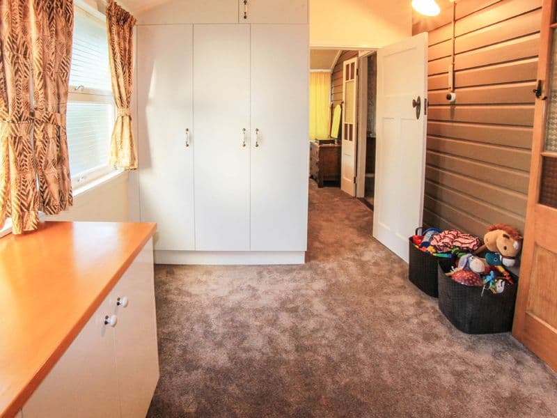 9 Old Logan Road, Gailes QLD 4300, Gailes - Thumbnail 2