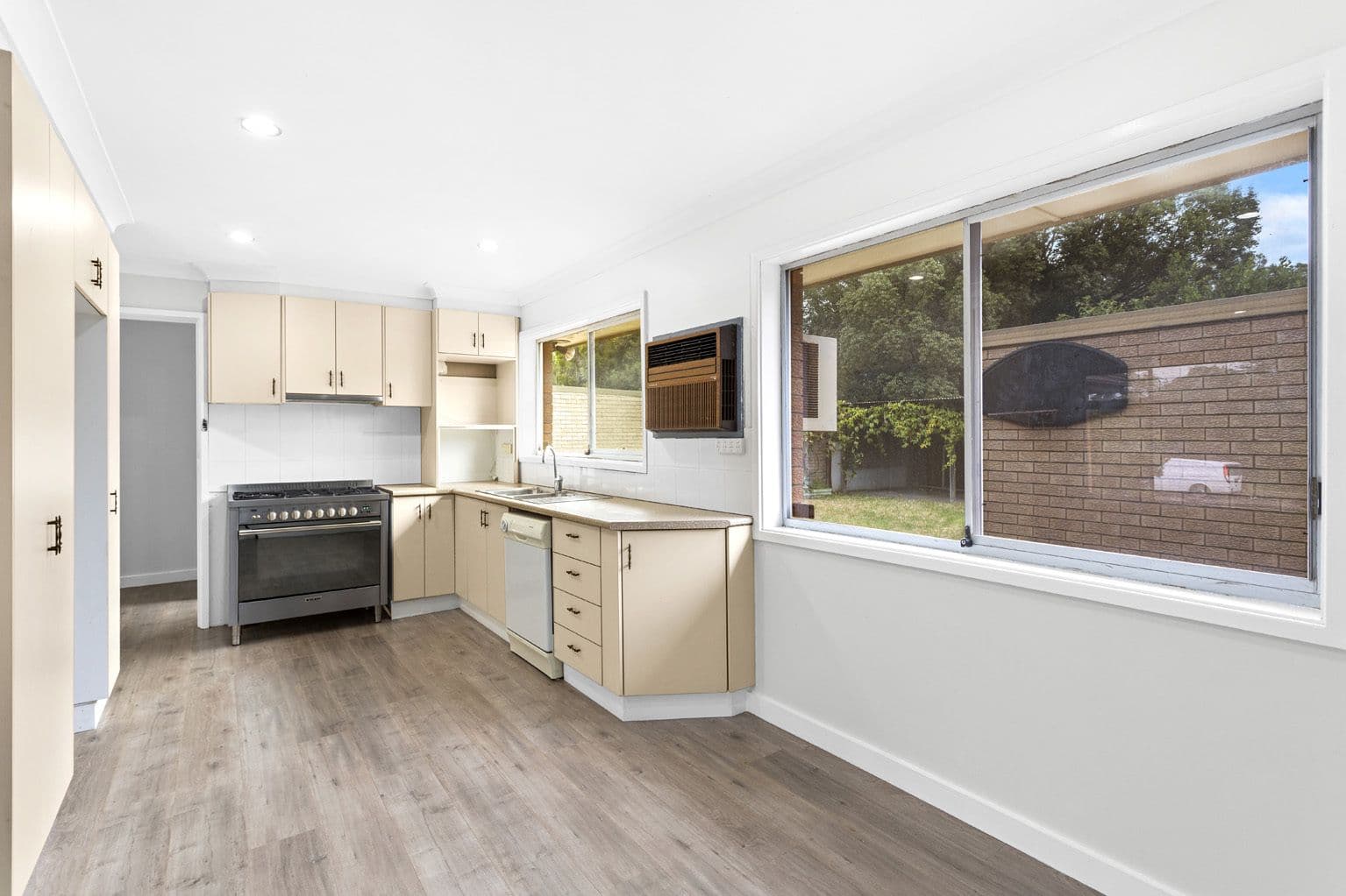 50 Laurel Street, Albion Park Rail NSW 2527, Albion Park Rail - Thumbnail 2