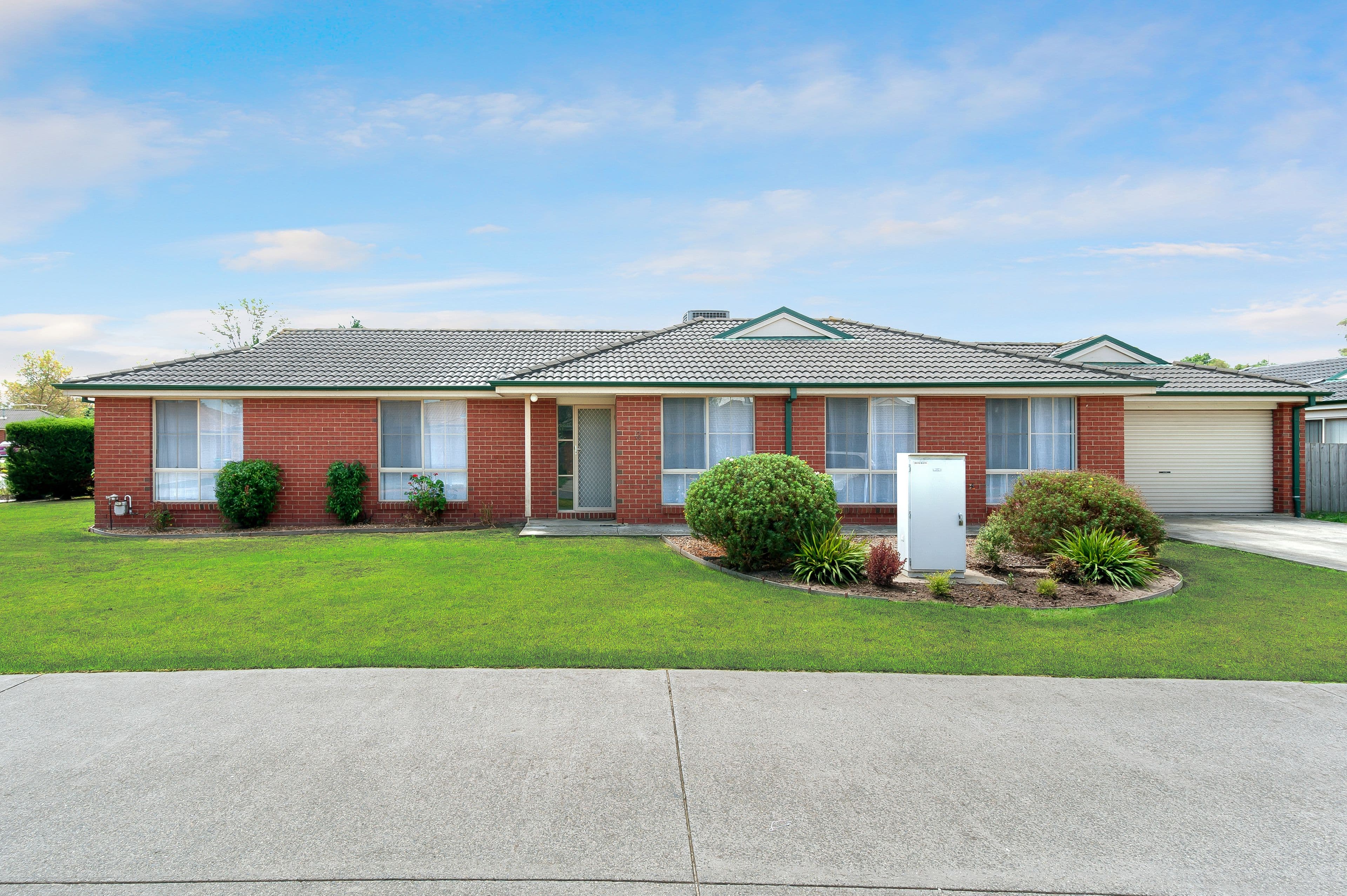 3 Capri Court, Pakenham VIC 3810, Pakenham - Thumbnail 2