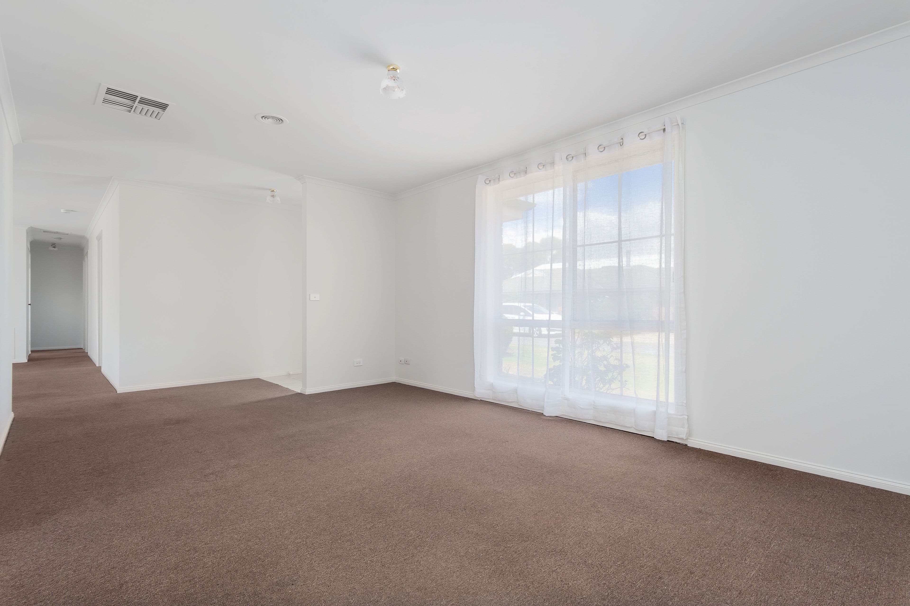3 Capri Court, Pakenham VIC 3810, Pakenham - Thumbnail 3