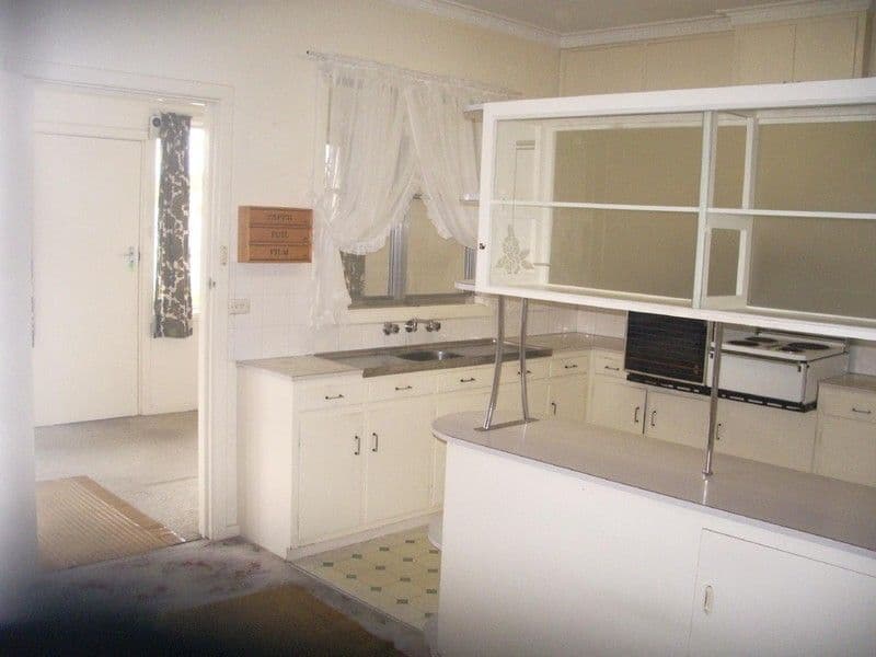 68 Cannawigara Road, BORDERTOWN SA 5268, Bordertown - Thumbnail 3