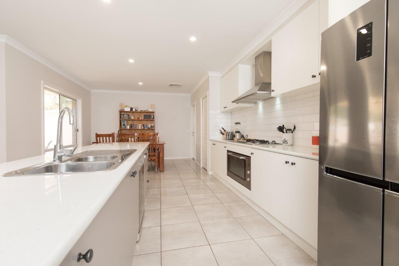 215 Sandilong Avenue, Nichols Point VIC 3501, Nichols Point - Thumbnail 4