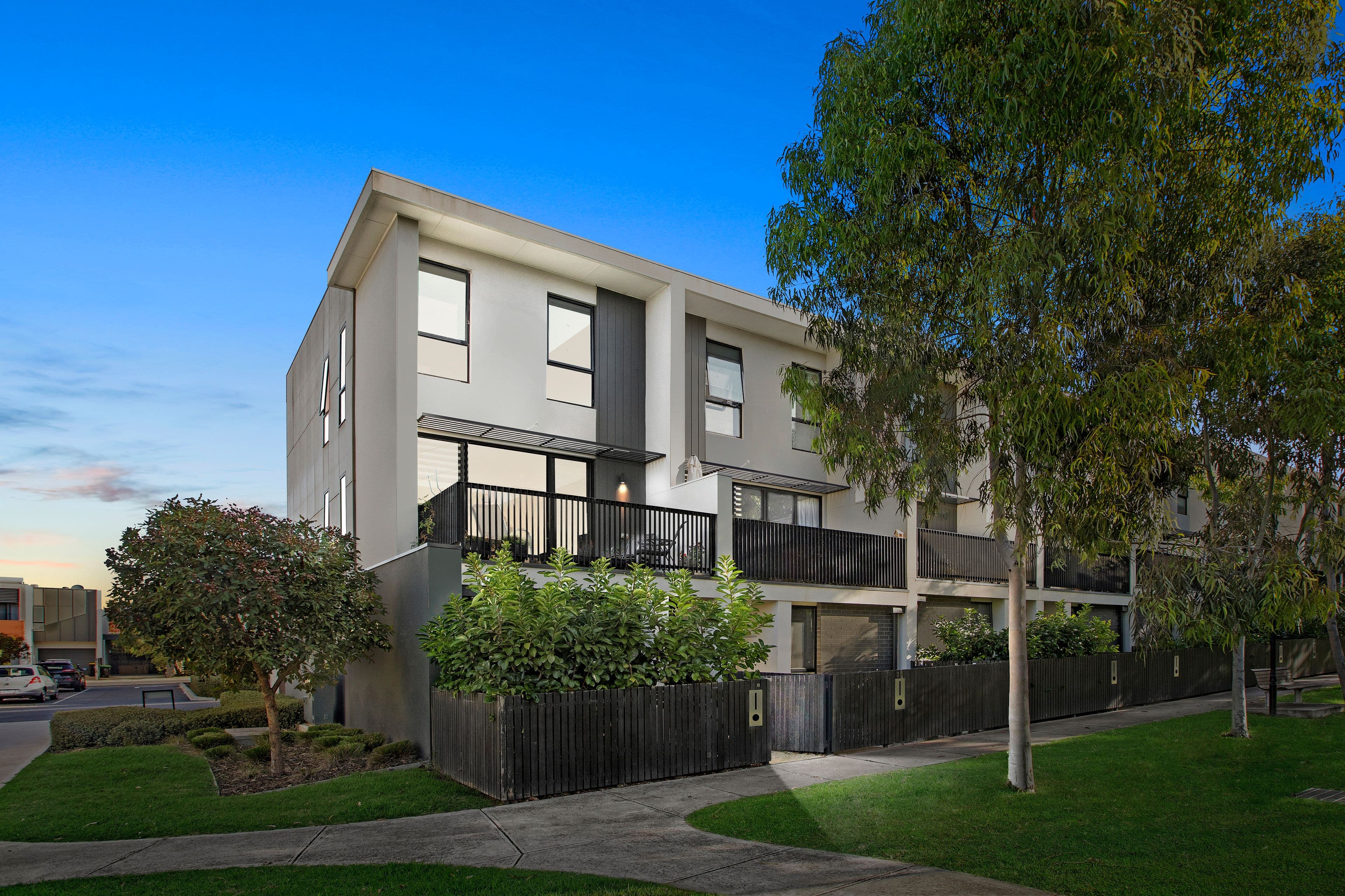 40 Central Park Walk, Cheltenham VIC 3192, Cheltenham - Thumbnail 2