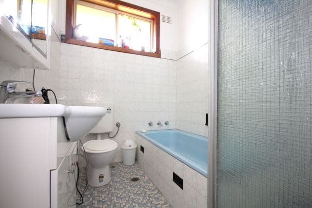 1 Collins Crescent, YAGOONA NSW 2199, Yagoona - Thumbnail 8