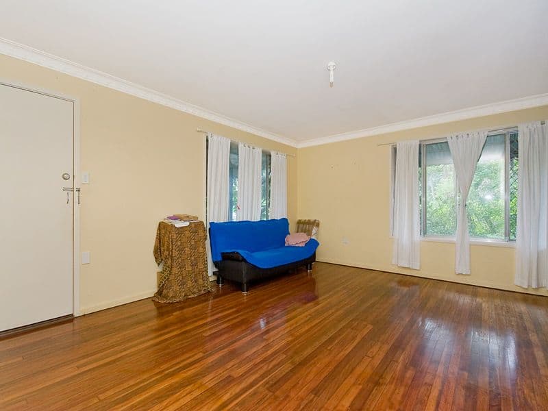 31 Dodwell Street, HOLLAND PARK QLD 4121, Holland Park West - Thumbnail 3