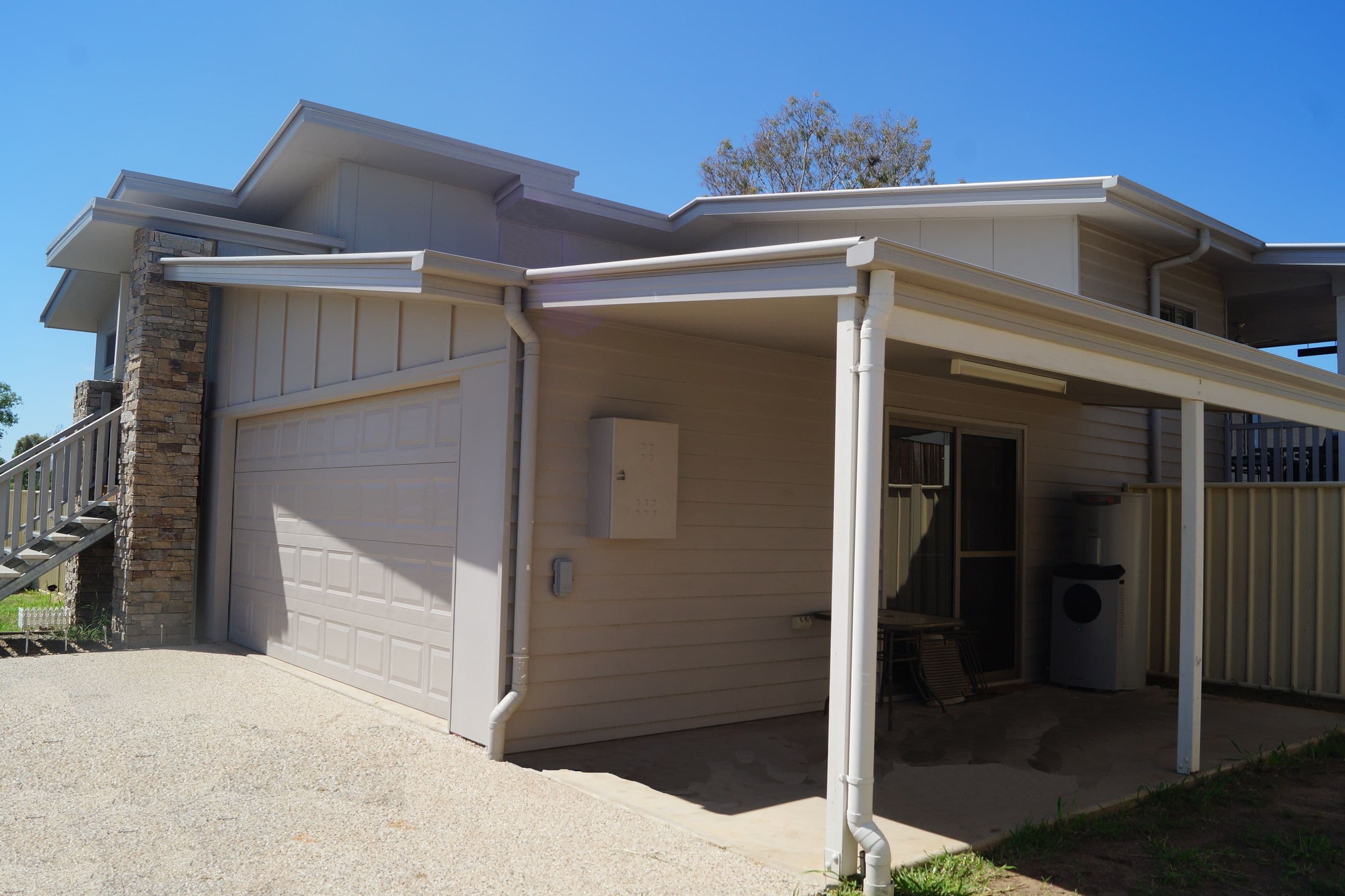 16 Ivers Place, Emerald QLD 4720, Emerald - Thumbnail 2