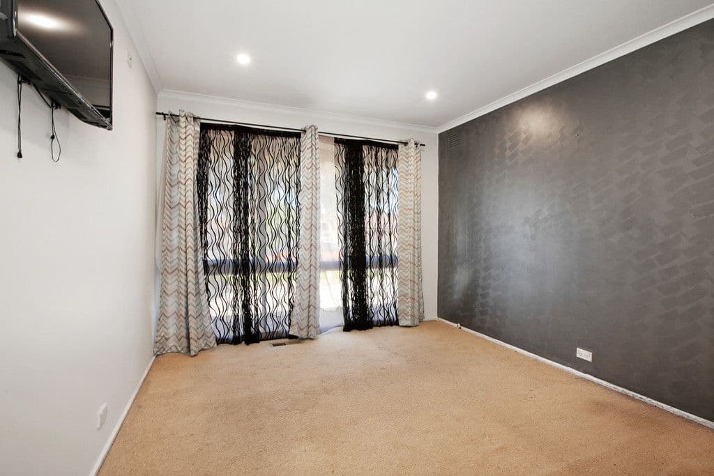 4 Coventry Crescent, Mill Park VIC 3082, Mill Park - Thumbnail 6