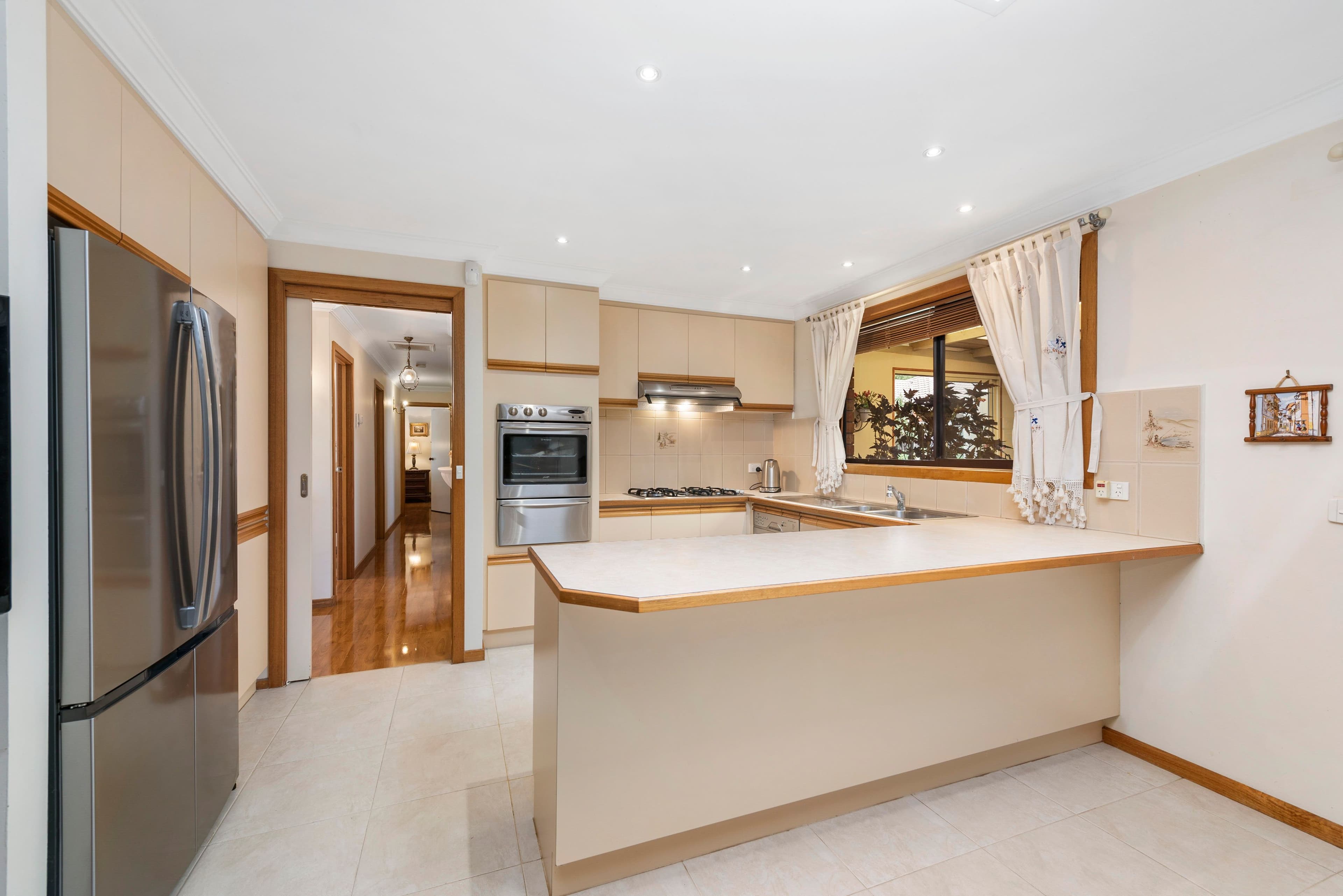 1 Sittela Court, Werribee VIC 3030, Werribee - Thumbnail 3