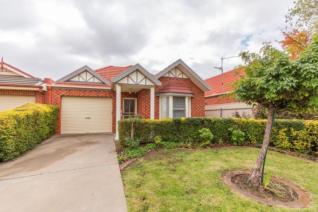 8 Magee Court, Horsham VIC 3400, Horsham - Image 1