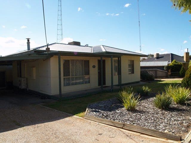 4 Matthews Street, WAIKERIE SA 5330, Waikerie - Image 1
