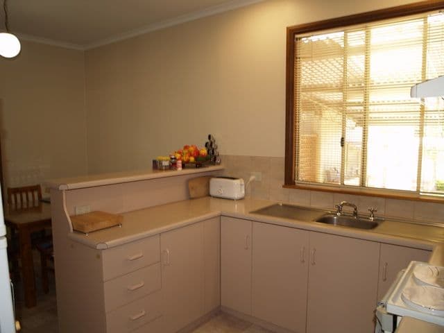 4 Matthews Street, WAIKERIE SA 5330, Waikerie - Thumbnail 5