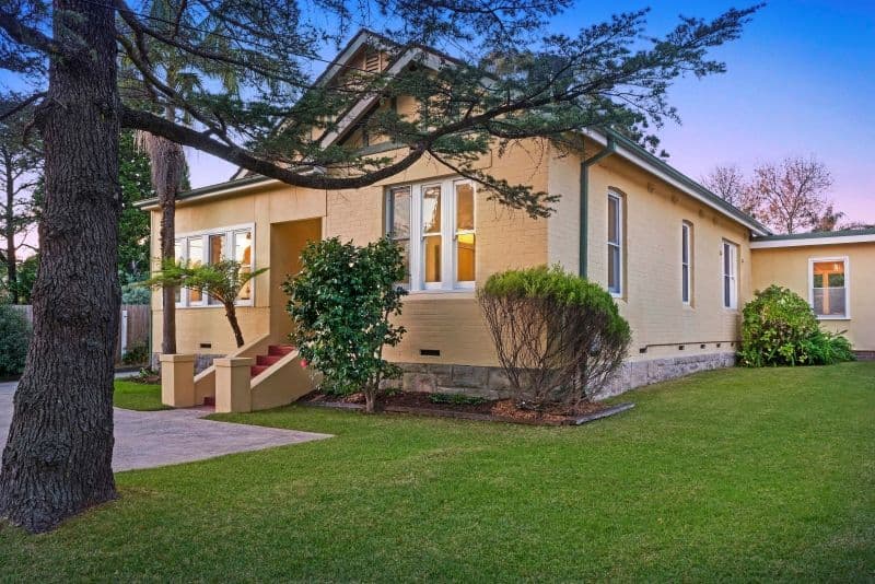 219 Beecroft Road, Cheltenham - Image 1