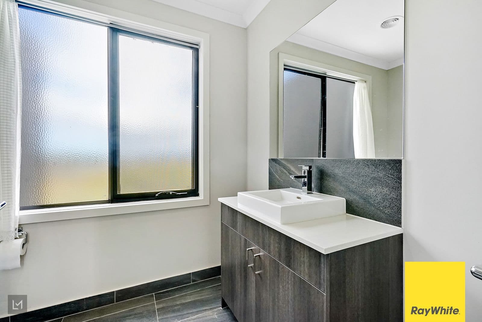 6 Obsidian Avenue, Tarneit VIC 3029, Tarneit - Thumbnail 4