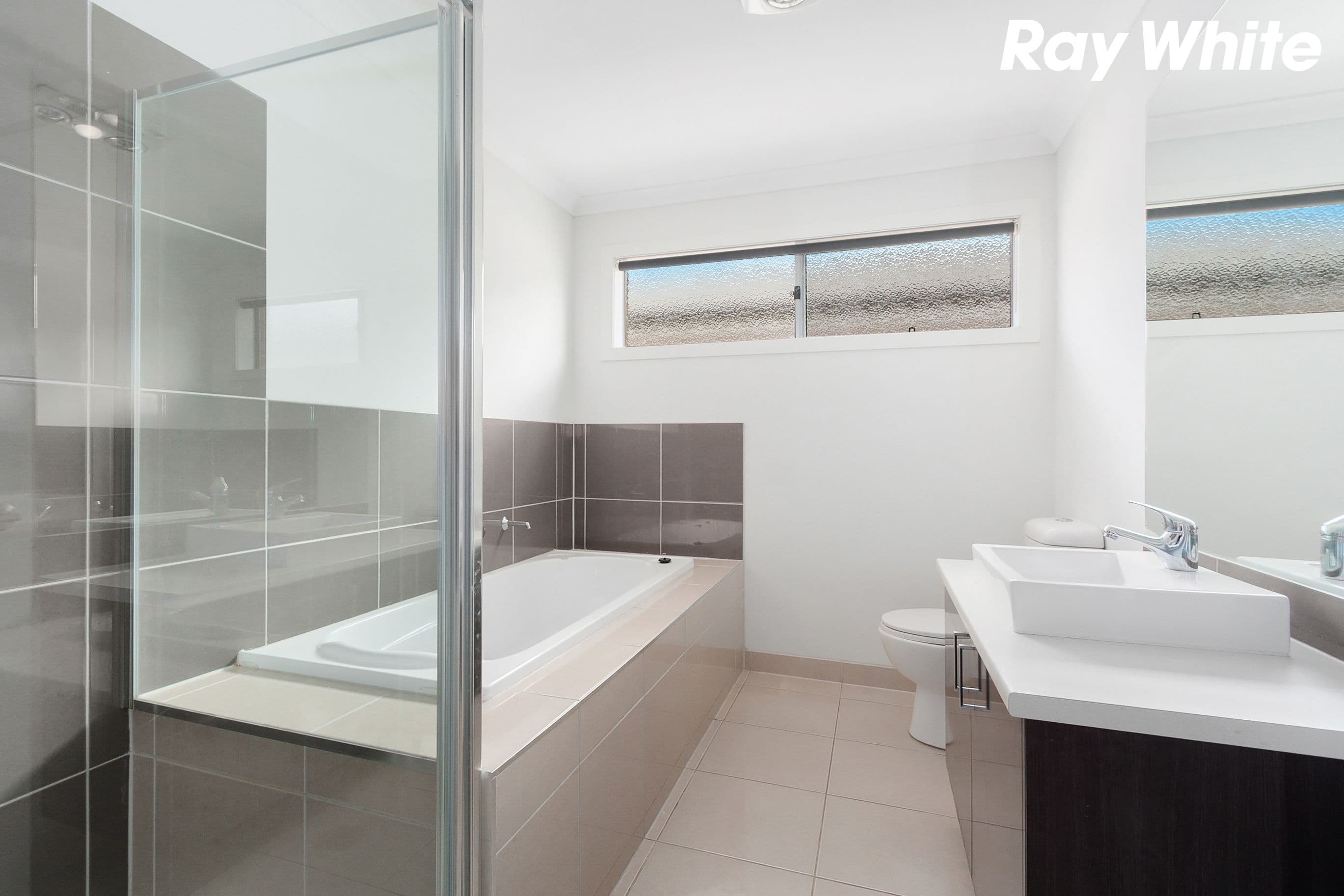 40 Cascade Way, Pakenham VIC 3810, Pakenham - Thumbnail 5