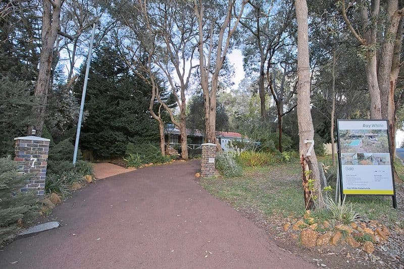 7 Schmitt Road, KALAMUNDA WA 6076, Kalamunda - Thumbnail 2