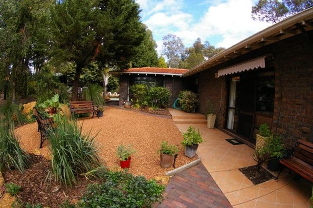7 Schmitt Road, KALAMUNDA WA 6076, Kalamunda - Thumbnail 5