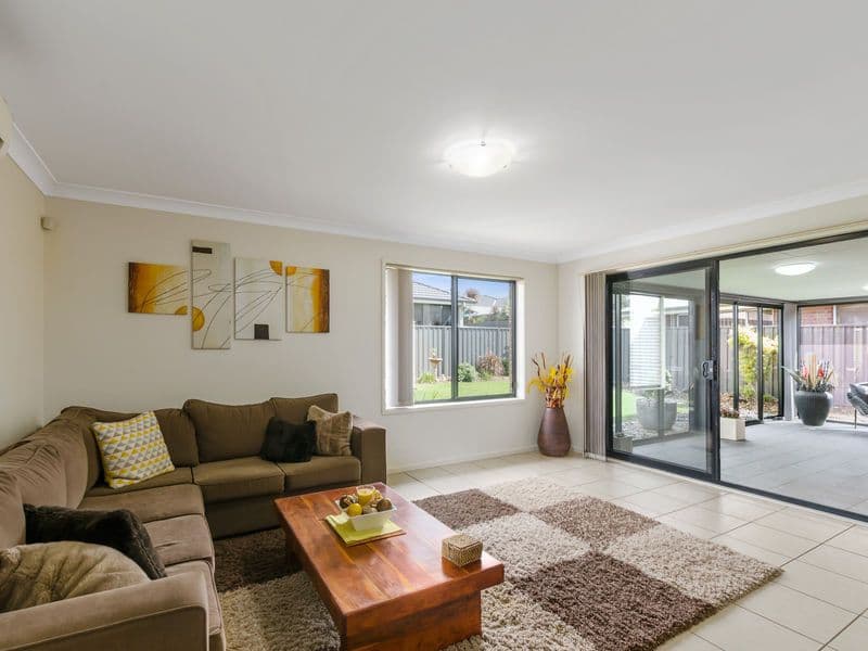 12 Johnston Avenue, Haywards Bay NSW 2530, Haywards Bay - Thumbnail 4
